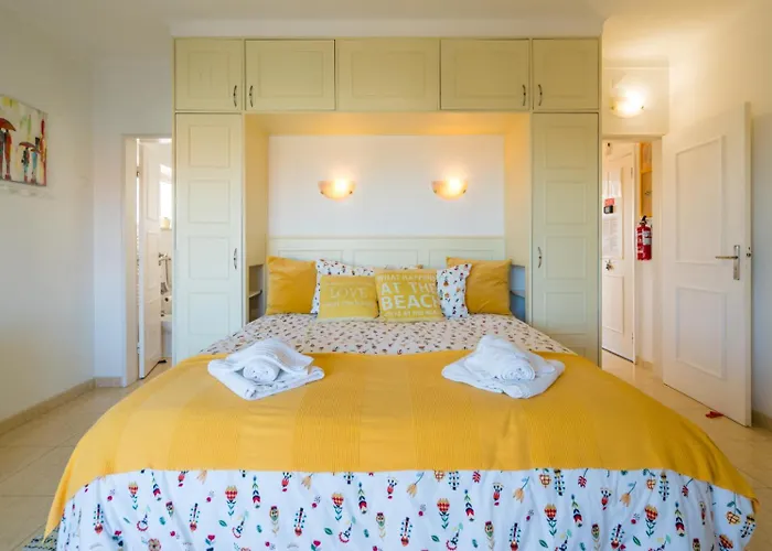 Apartment Seaside Retreat *